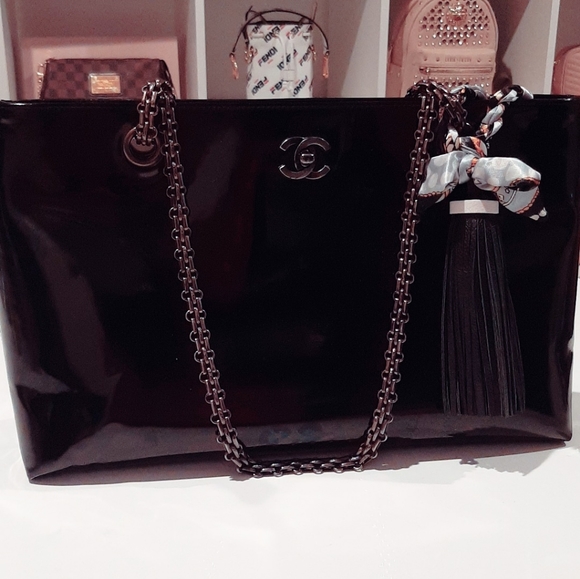 CHANEL Handbags - Chanel tote bag to trade